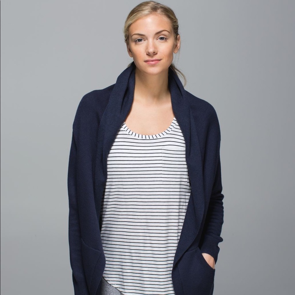 Lululemon Navy Cabin Yogi Wrap
